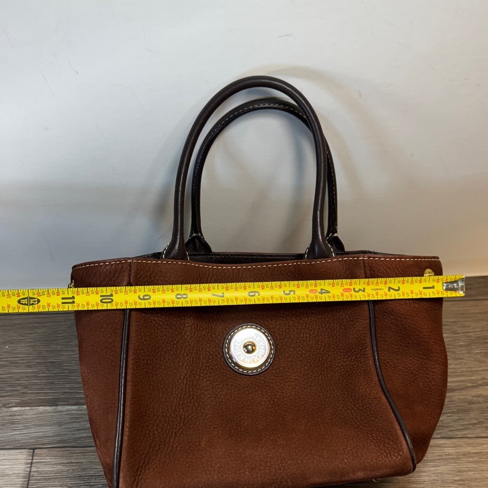 Dooney&Bourke Elegant Brown Leather Tote Bag - Picture 8 of 11